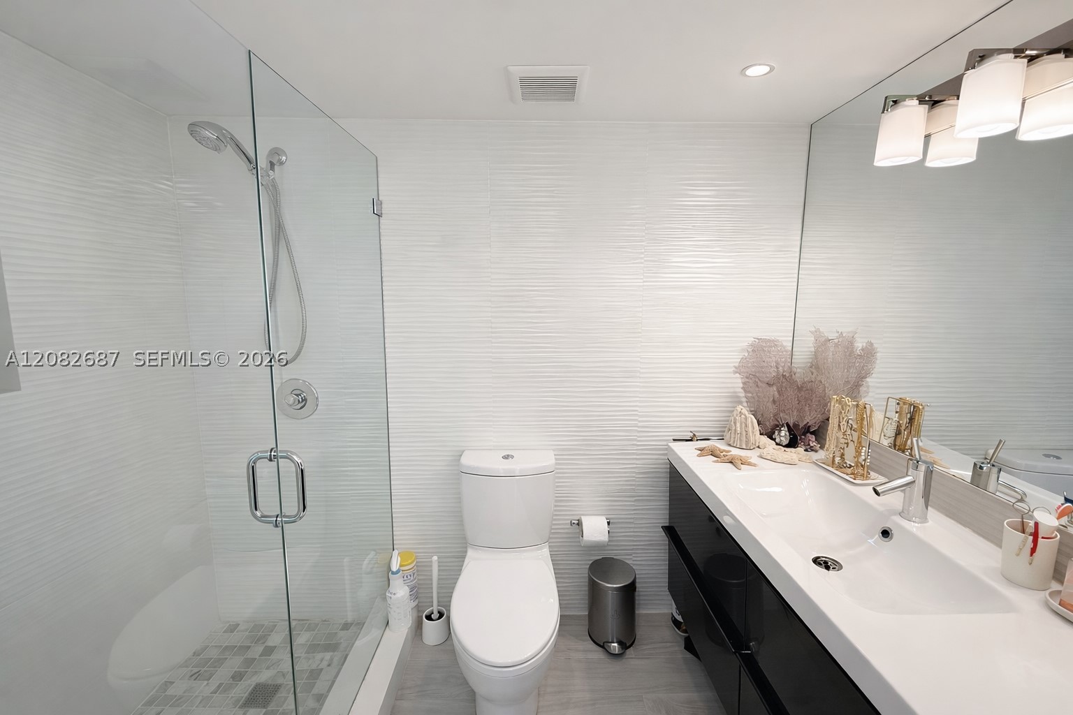 5900 Collins Ave 1405 Property Photo 18