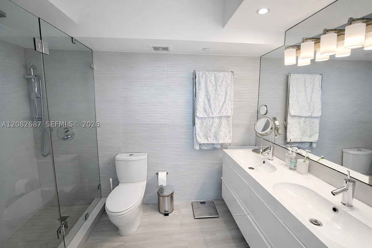 5900 Collins Ave 1405 Property Photo 23