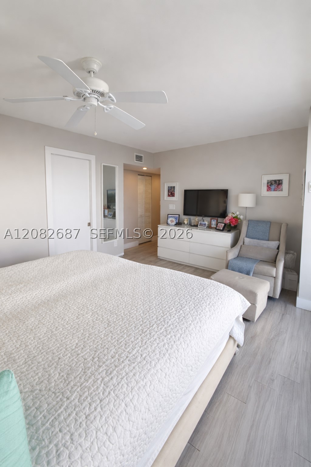 5900 Collins Ave 1405 Property Photo 26