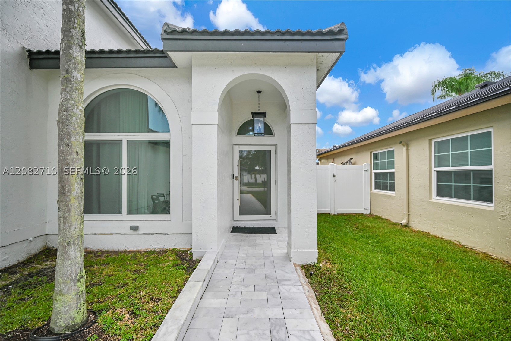 18038 Sw 12th Ct Property Photo 4