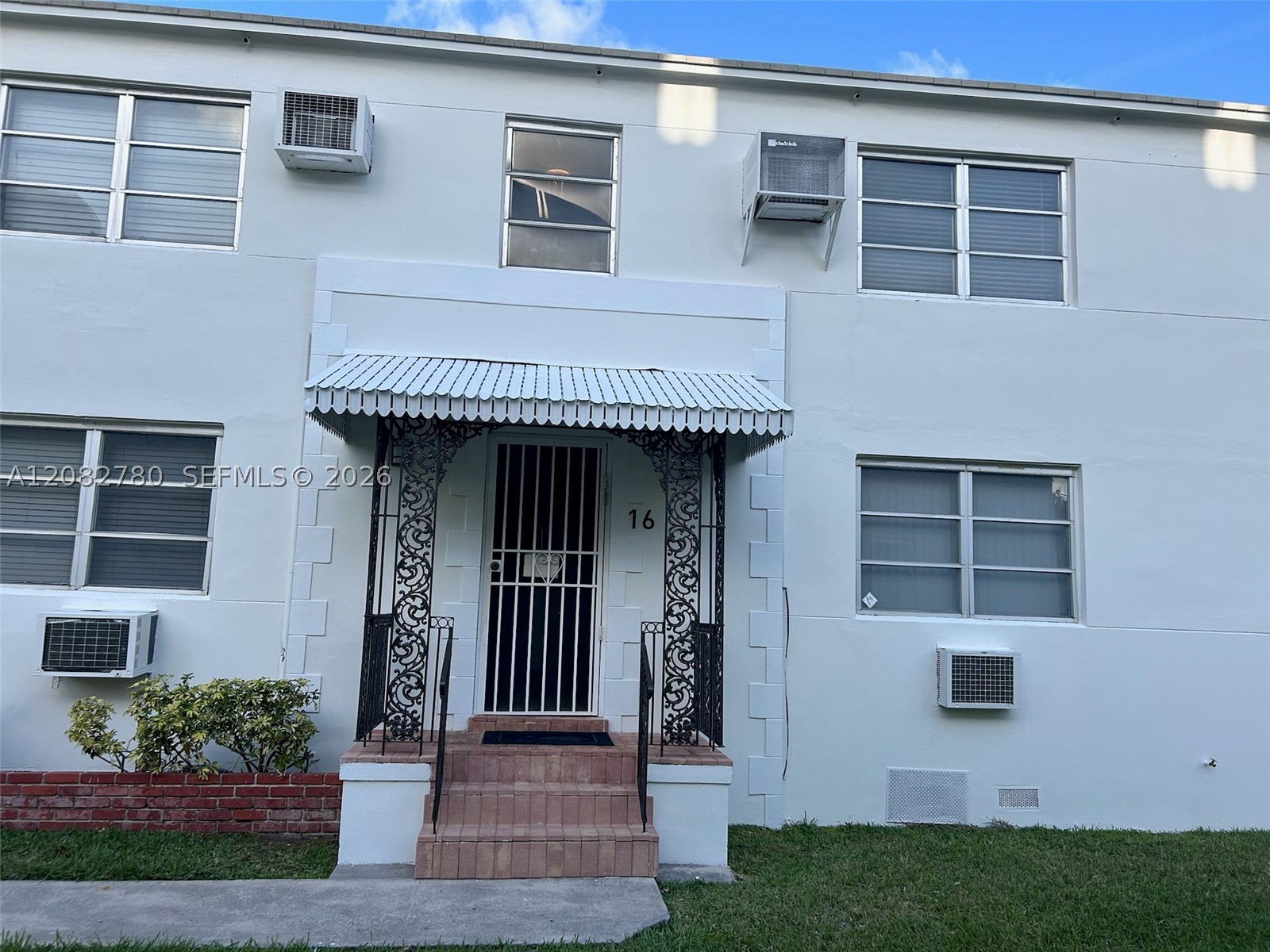 16 Santillane Ave 4 Property Photo 1