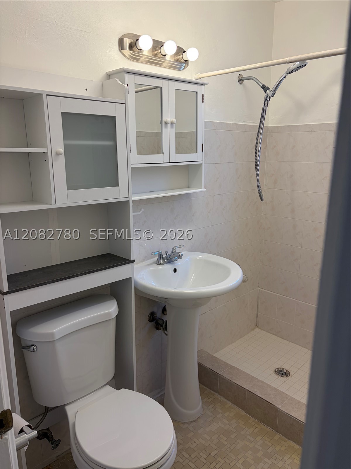 16 Santillane Ave 4 Property Photo 13