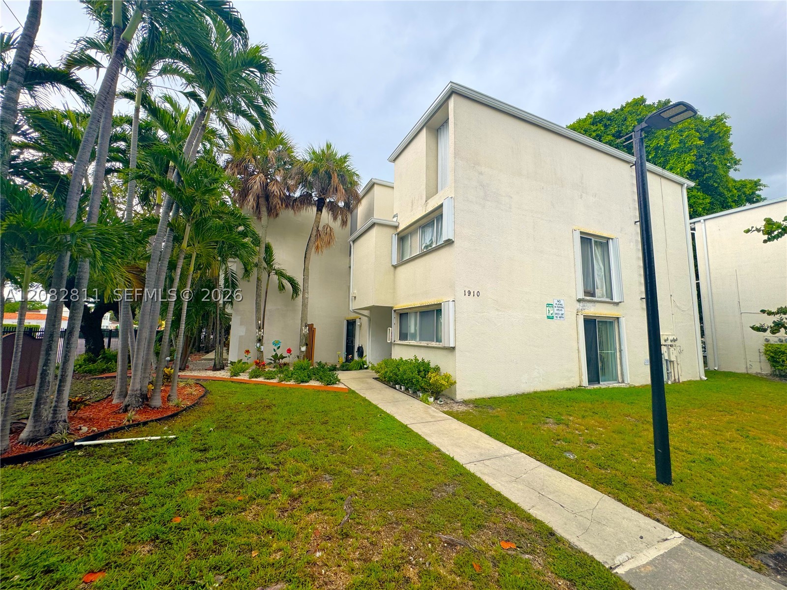 1910 Sw 17th Ave 8 Property Photo 28