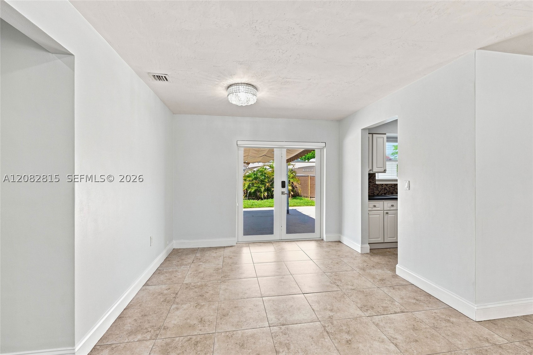 1000 Nw 76th Ter Property Photo 11
