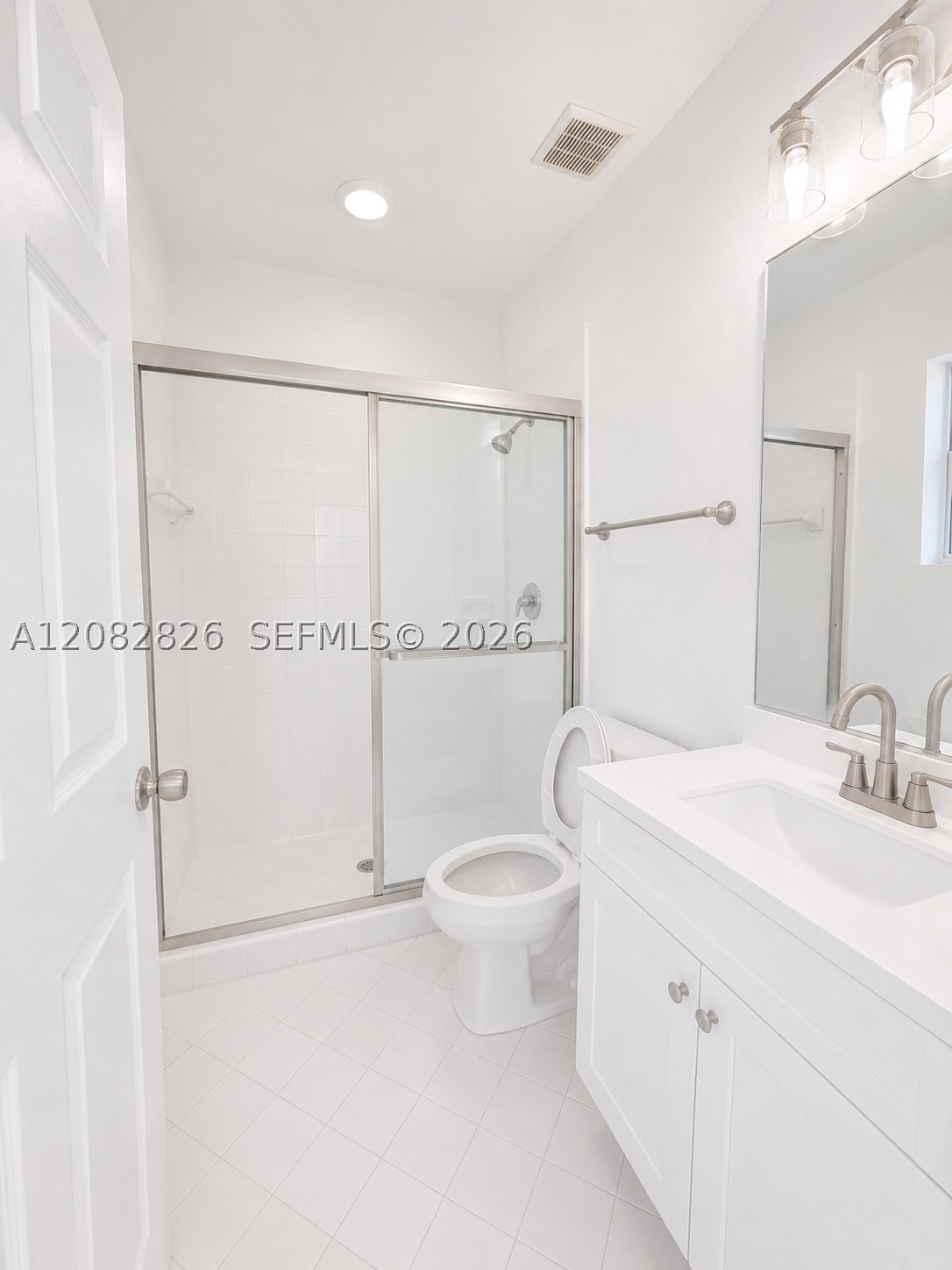 1570 Ne 33rd Rd 103-11 Property Photo 3
