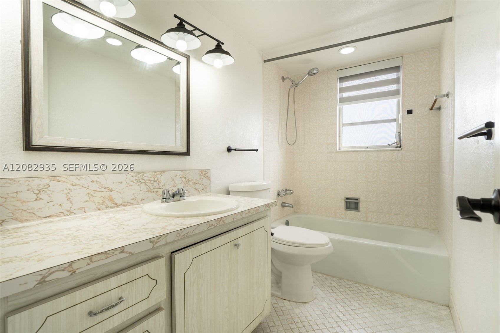 1811 Jefferson St 601 Property Photo 17