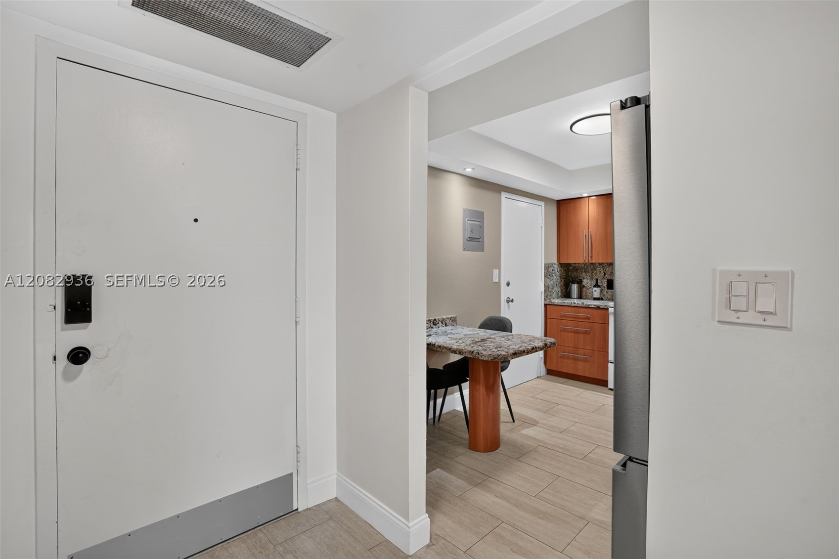 427 Golden Isles Dr 11c Property Photo 3
