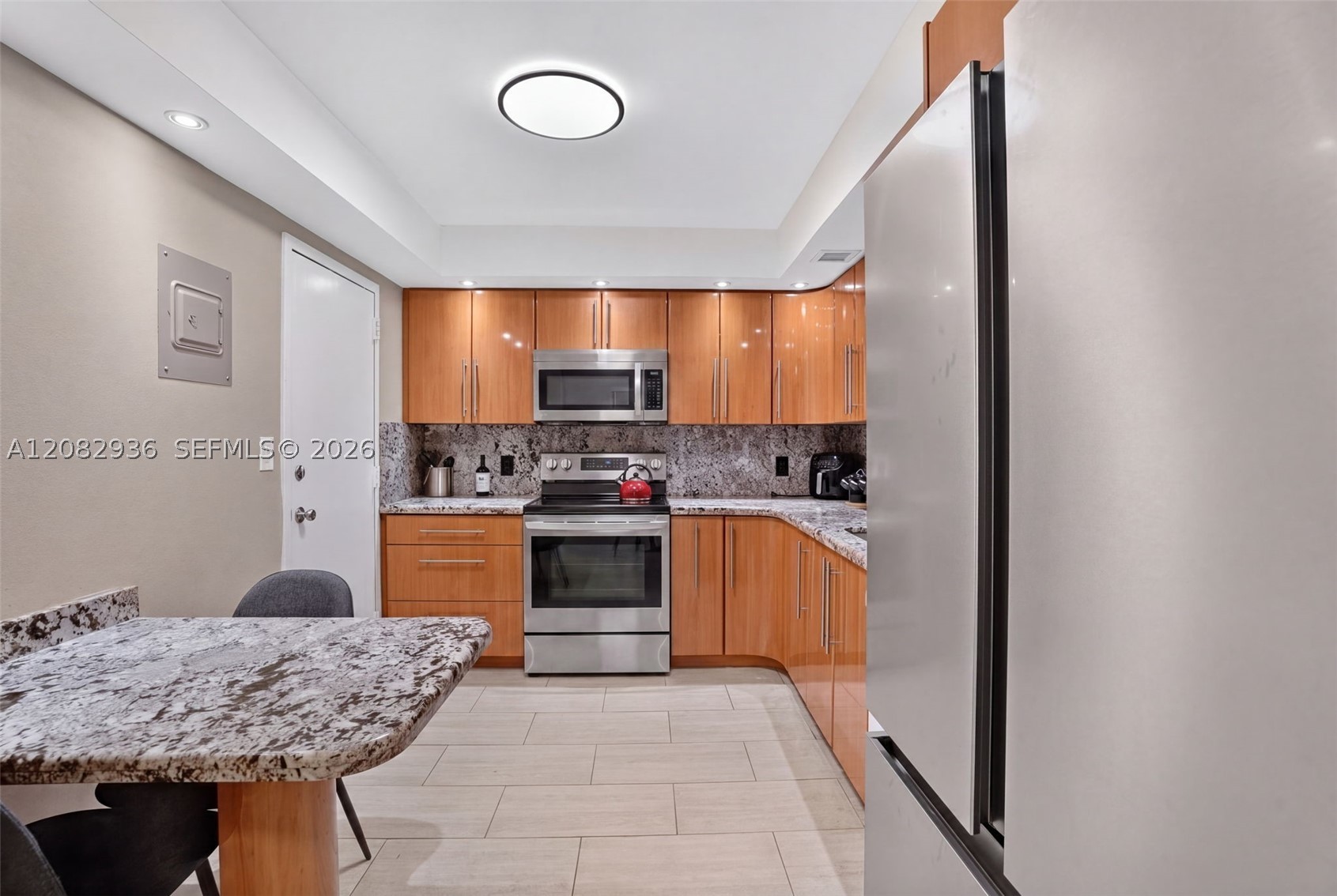 427 Golden Isles Dr 11c Property Photo 4