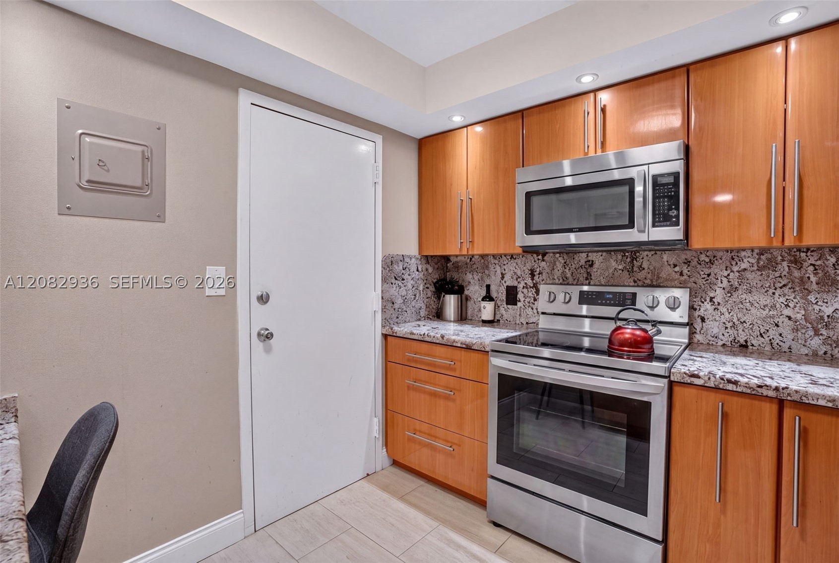 427 Golden Isles Dr 11c Property Photo 7