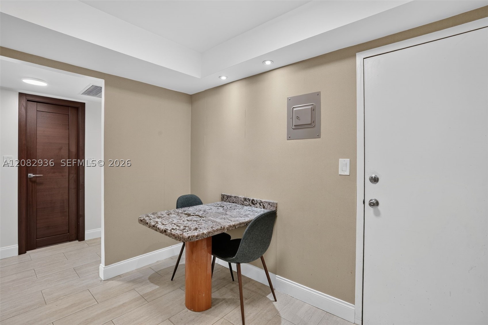 427 Golden Isles Dr 11c Property Photo 9