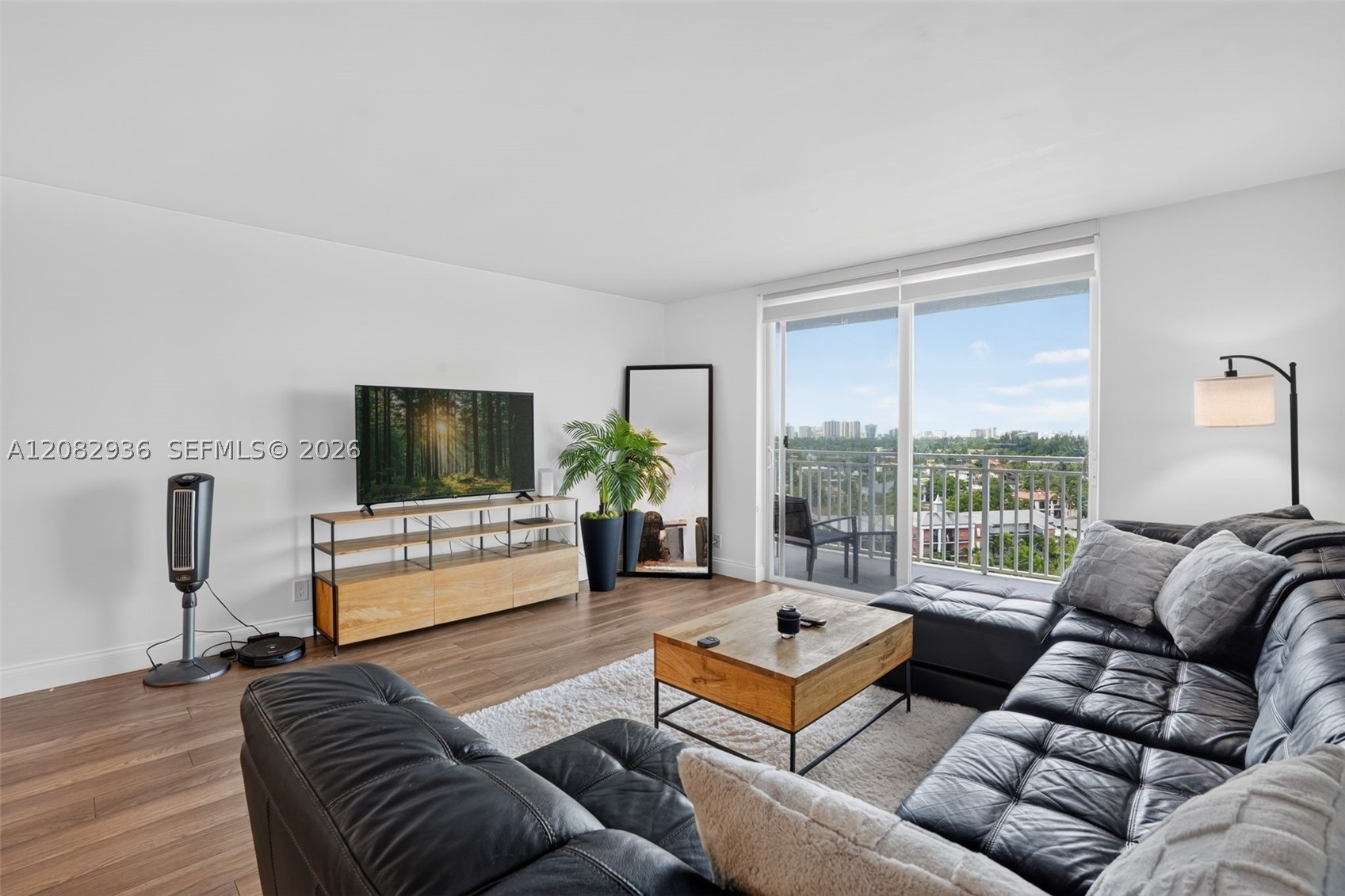 427 Golden Isles Dr 11c Property Photo 15