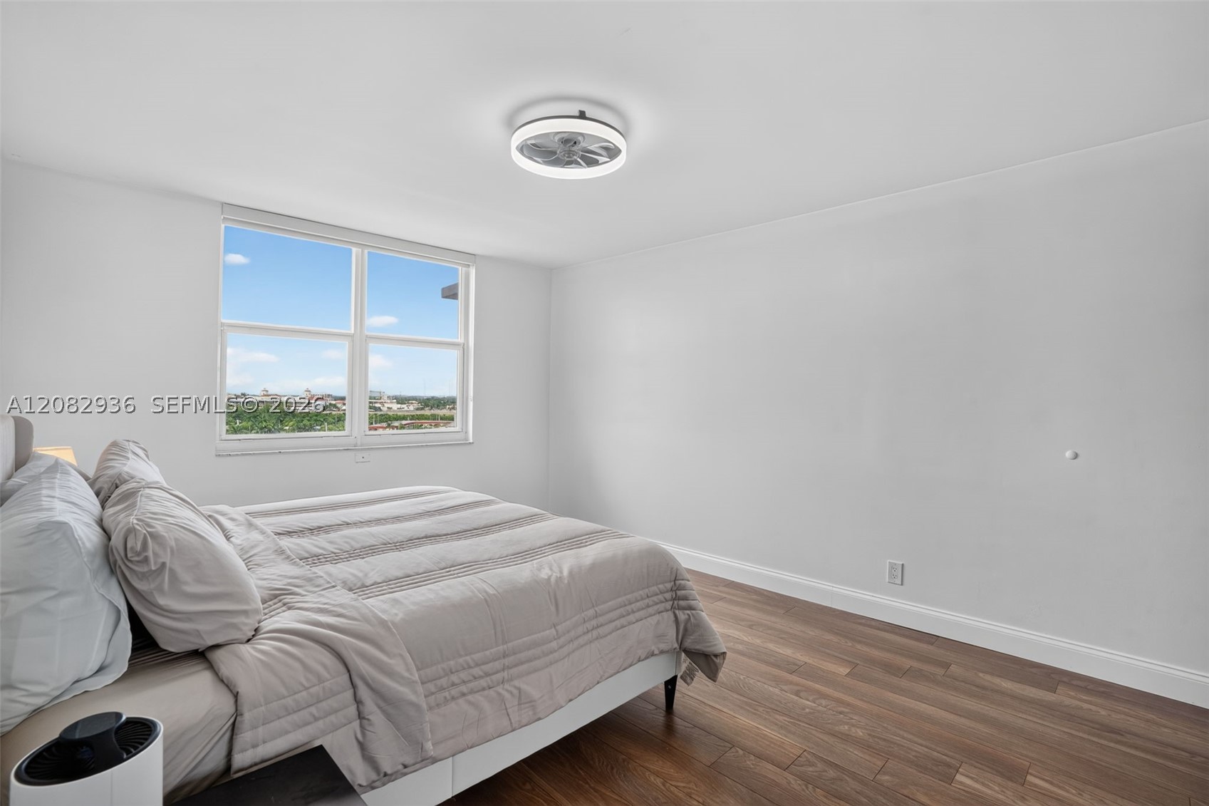 427 Golden Isles Dr 11c Property Photo 26