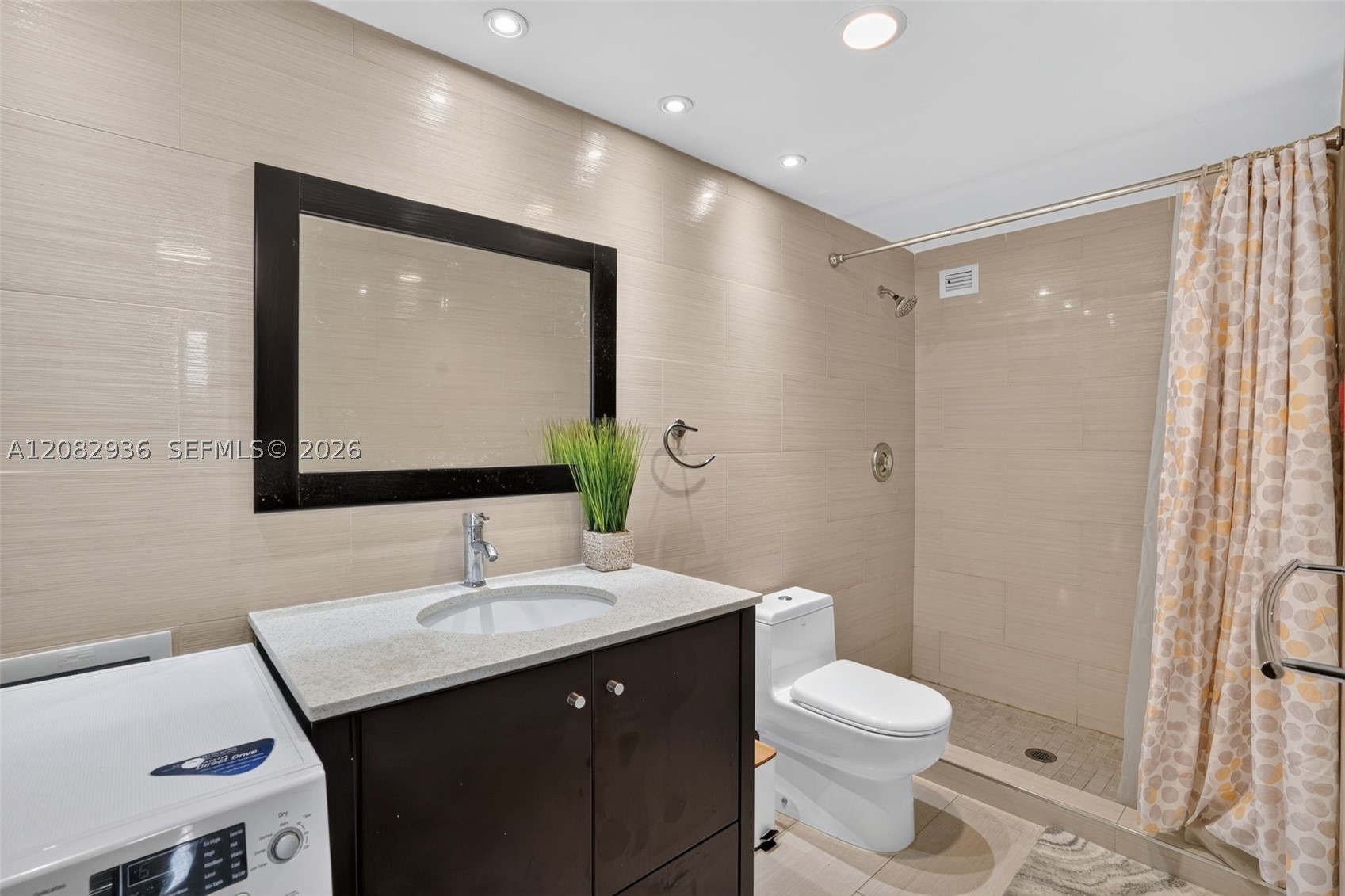 427 Golden Isles Dr 11c Property Photo 27