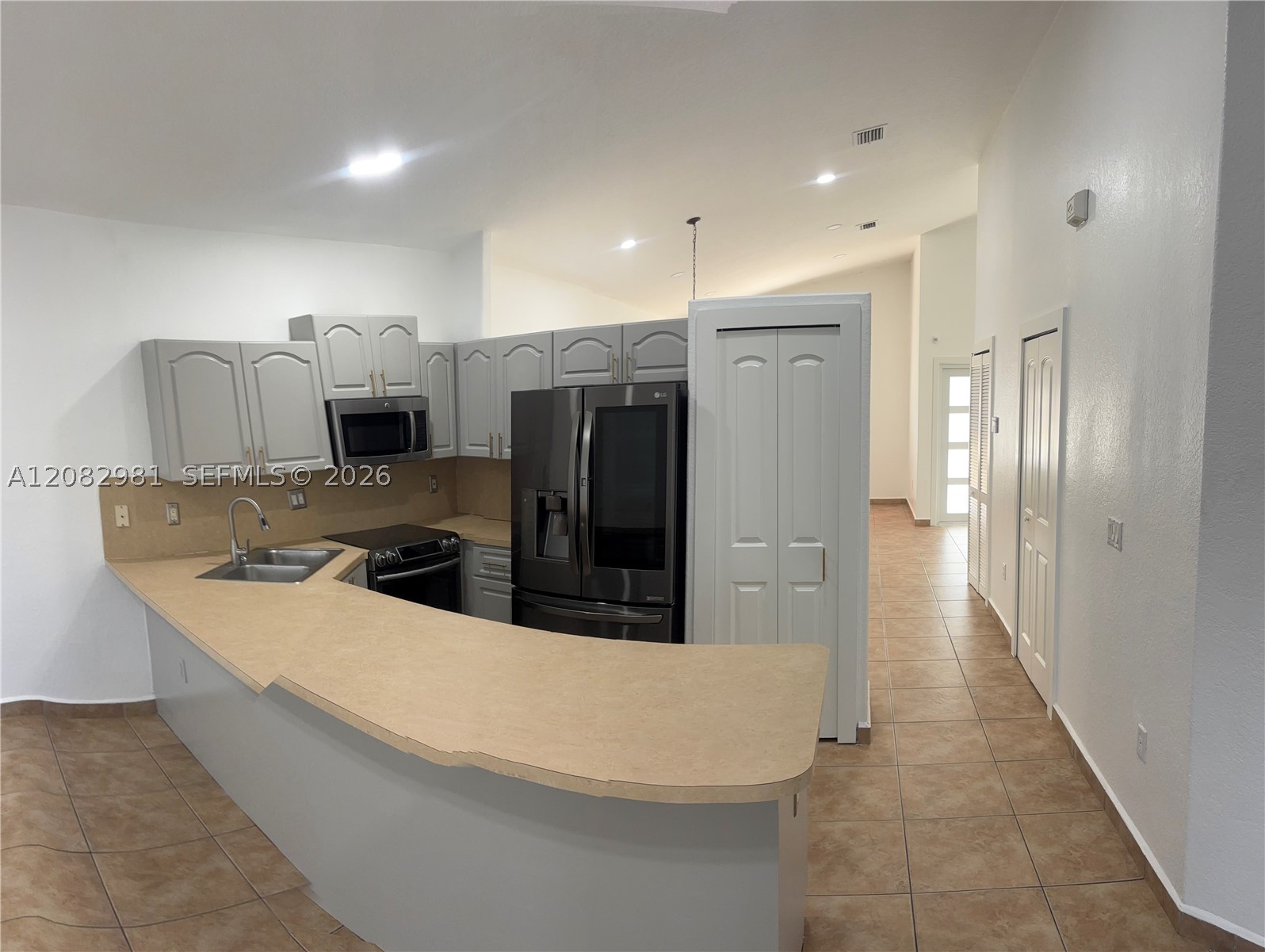 709 Se 13th Ter 709 Property Photo 10