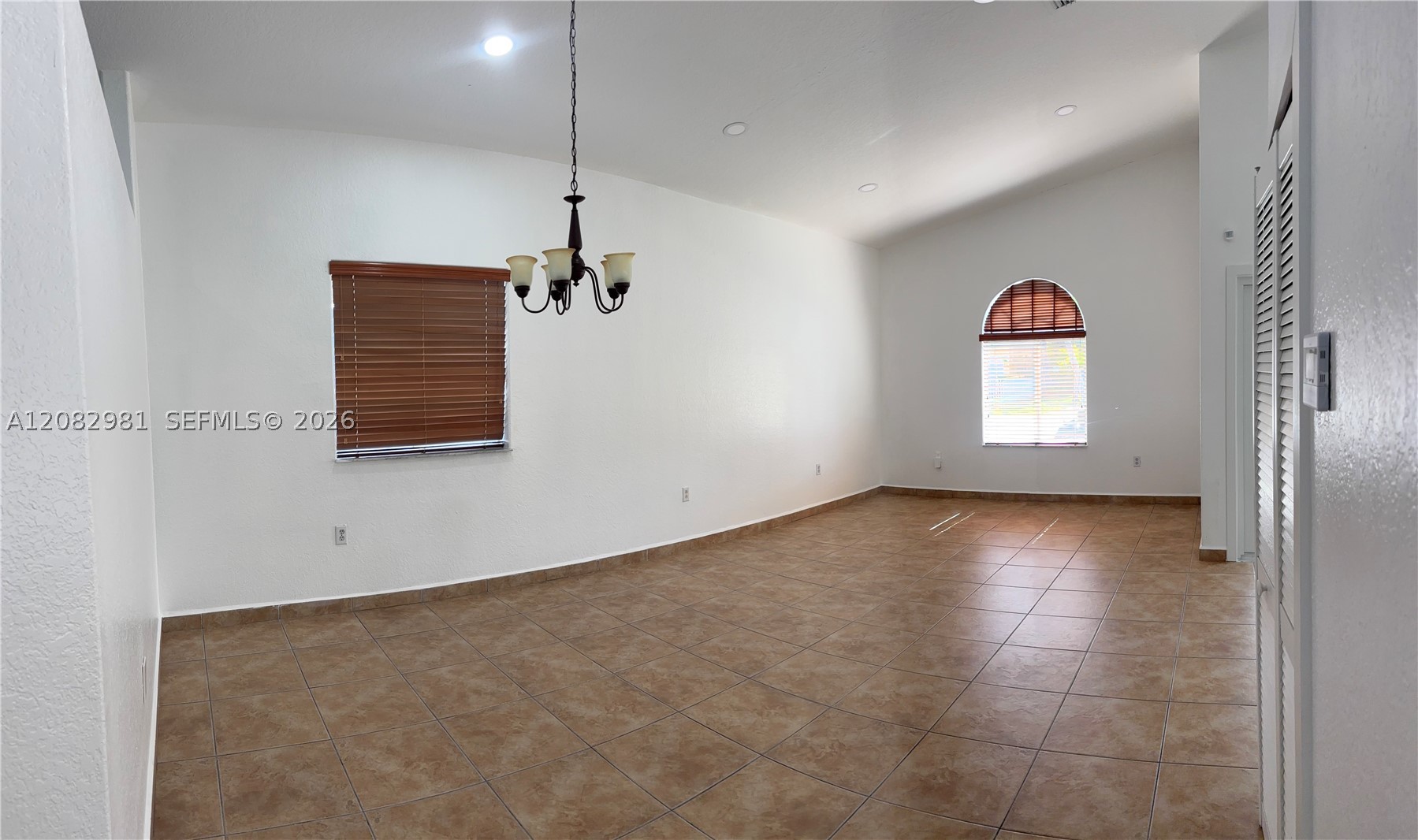 709 Se 13th Ter 709 Property Photo 12