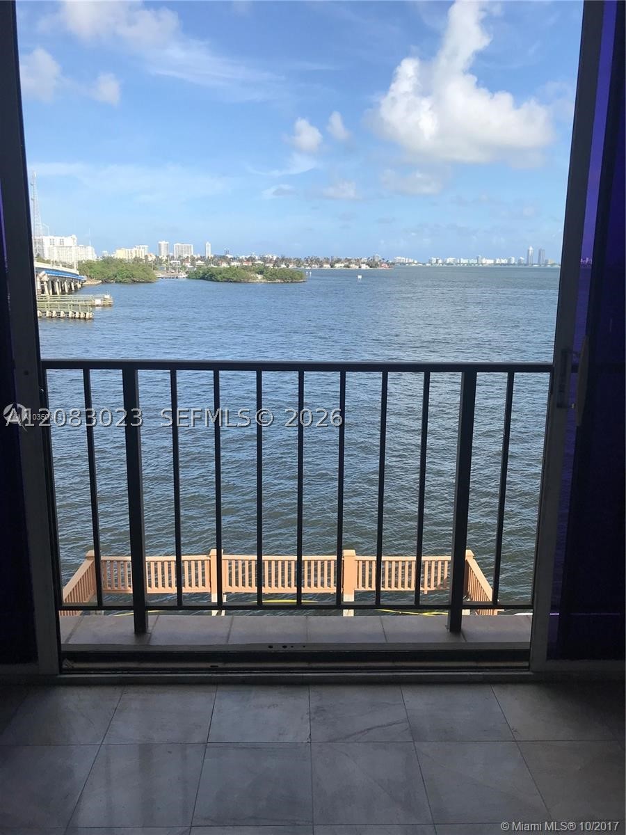 7899 Ne Bayshore Ct 4e Property Photo 2