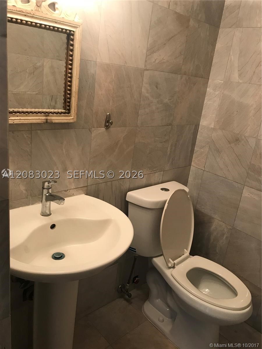 7899 Ne Bayshore Ct 4e Property Photo 8