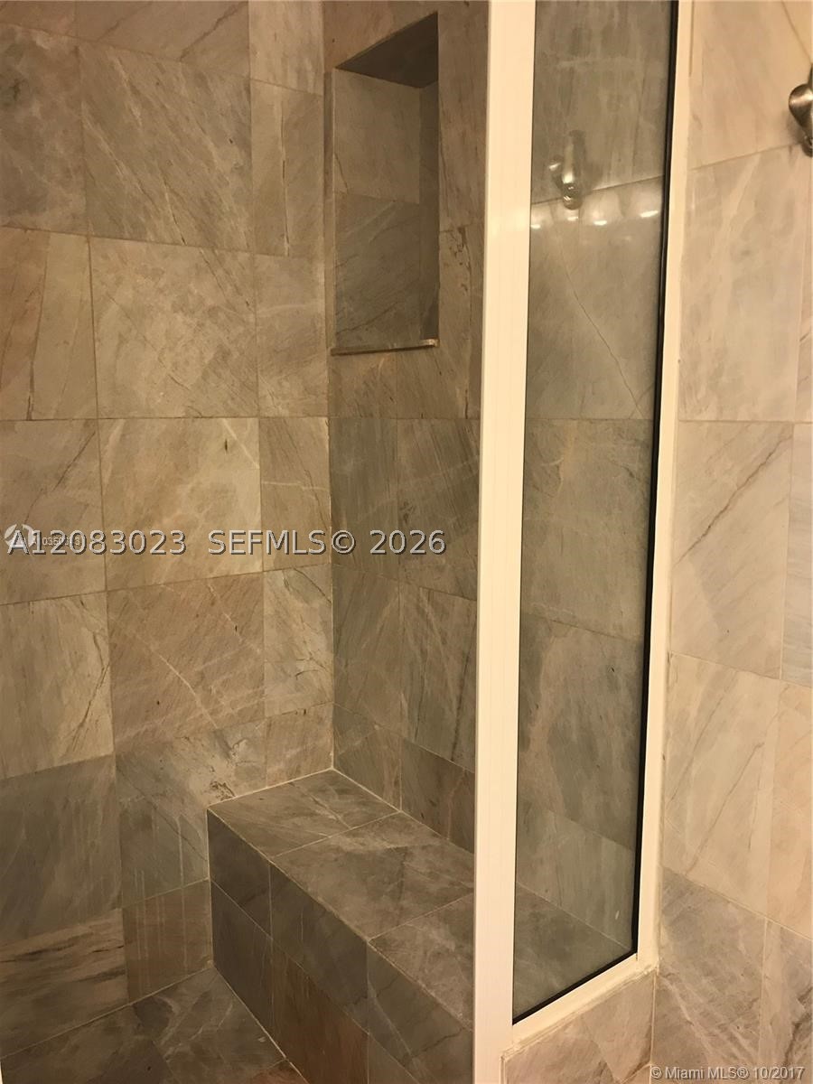 7899 Ne Bayshore Ct 4e Property Photo 12