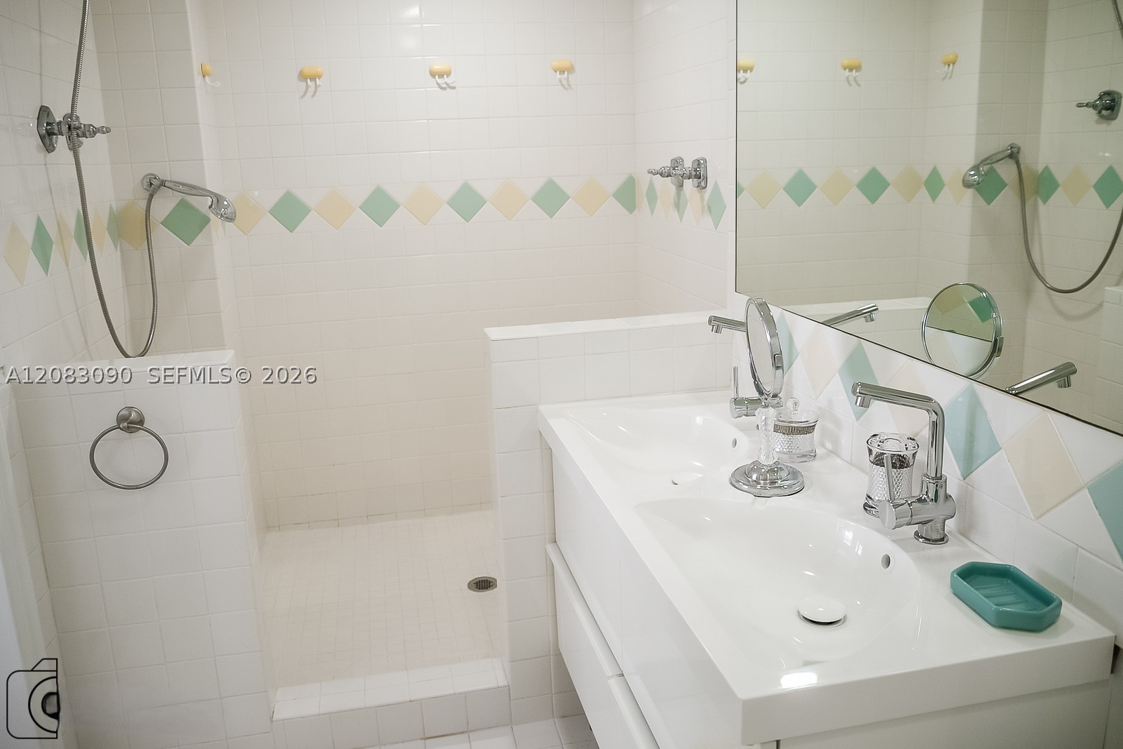 1390 Ocean Dr 201 Property Photo 21
