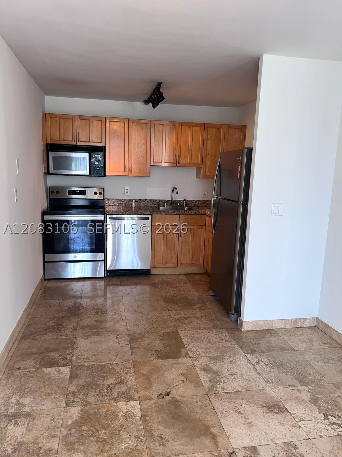 1801 S Treasure Dr 429 Property Photo 2