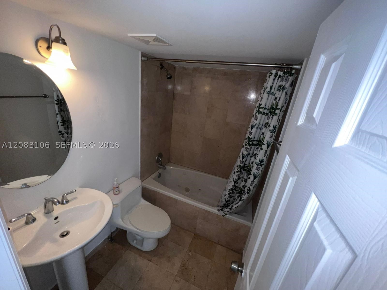 1801 S Treasure Dr 429 Property Photo 6