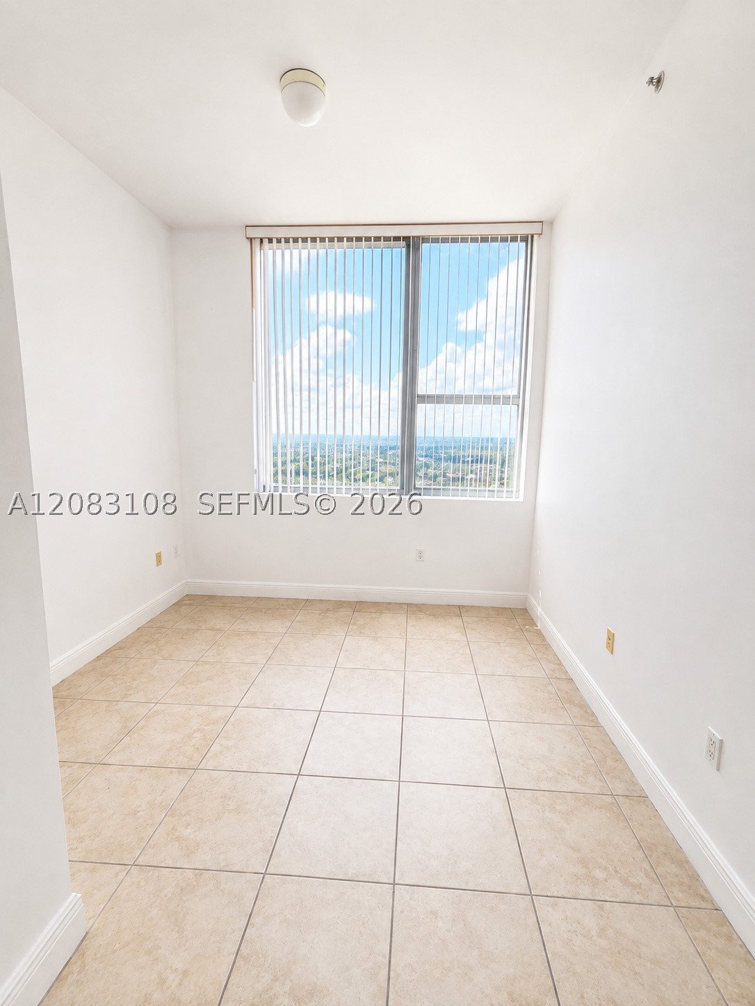 2681 N Flamingo Rd 2705s Property Photo 13