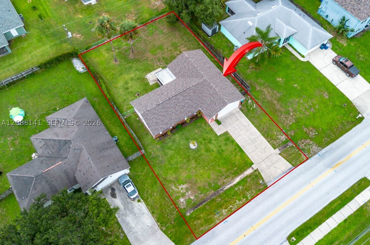 1136 Lamplighter Property Photo 3