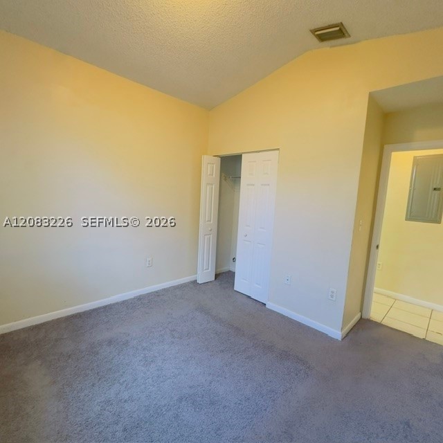 1040 Ne 42nd Pl Property Photo 18