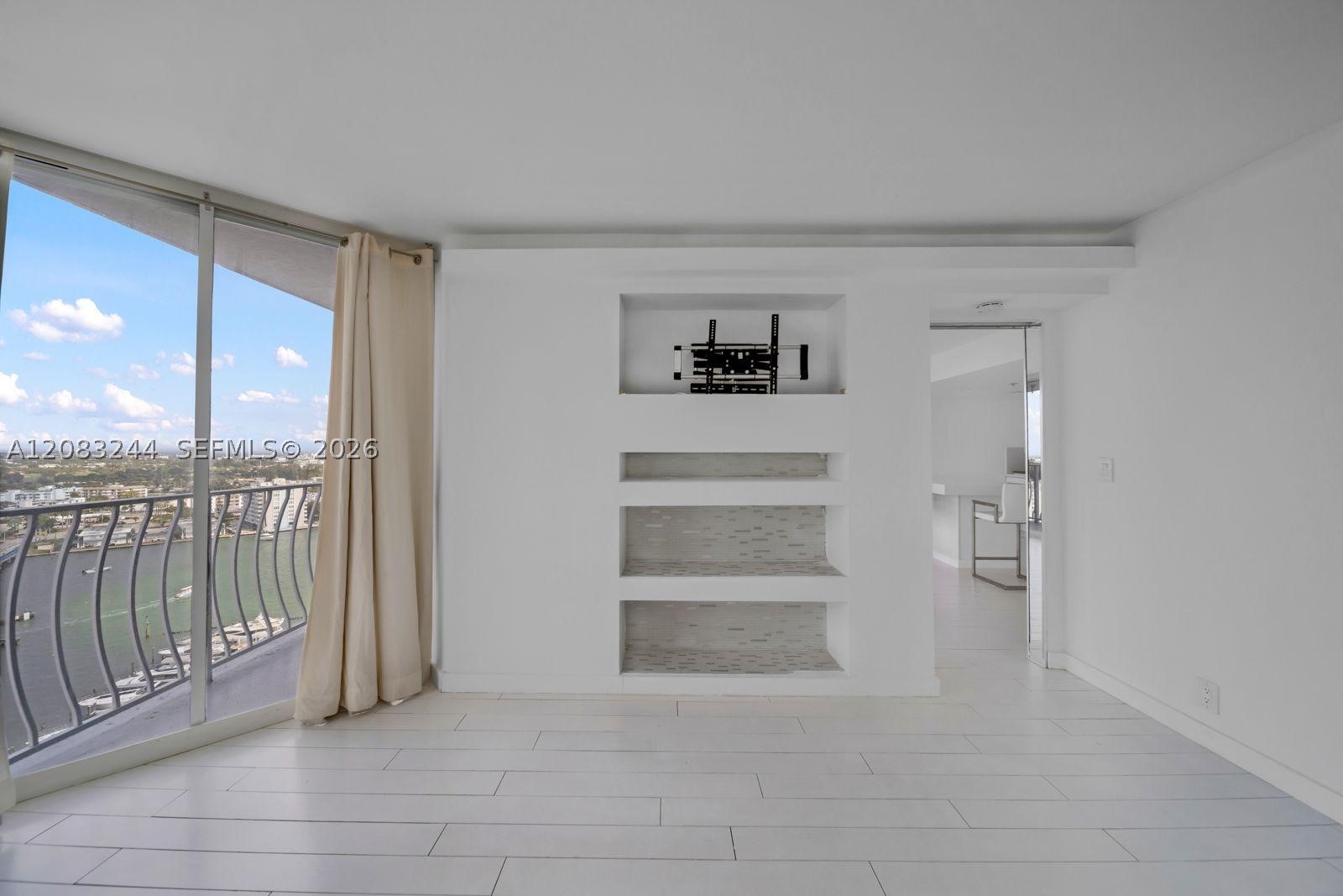 7601 E Treasure Dr 2016 Property Photo 18