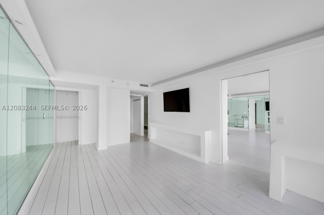 7601 E Treasure Dr 2016 Property Photo 21