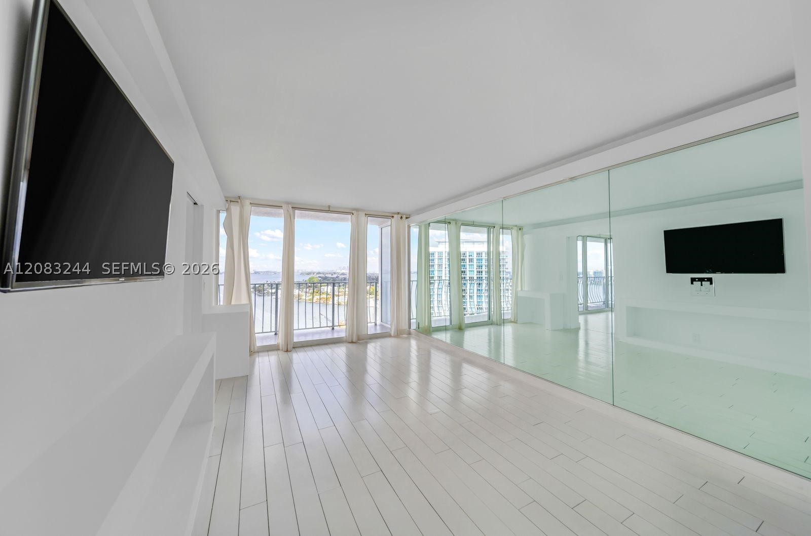 7601 E Treasure Dr 2016 Property Photo 23