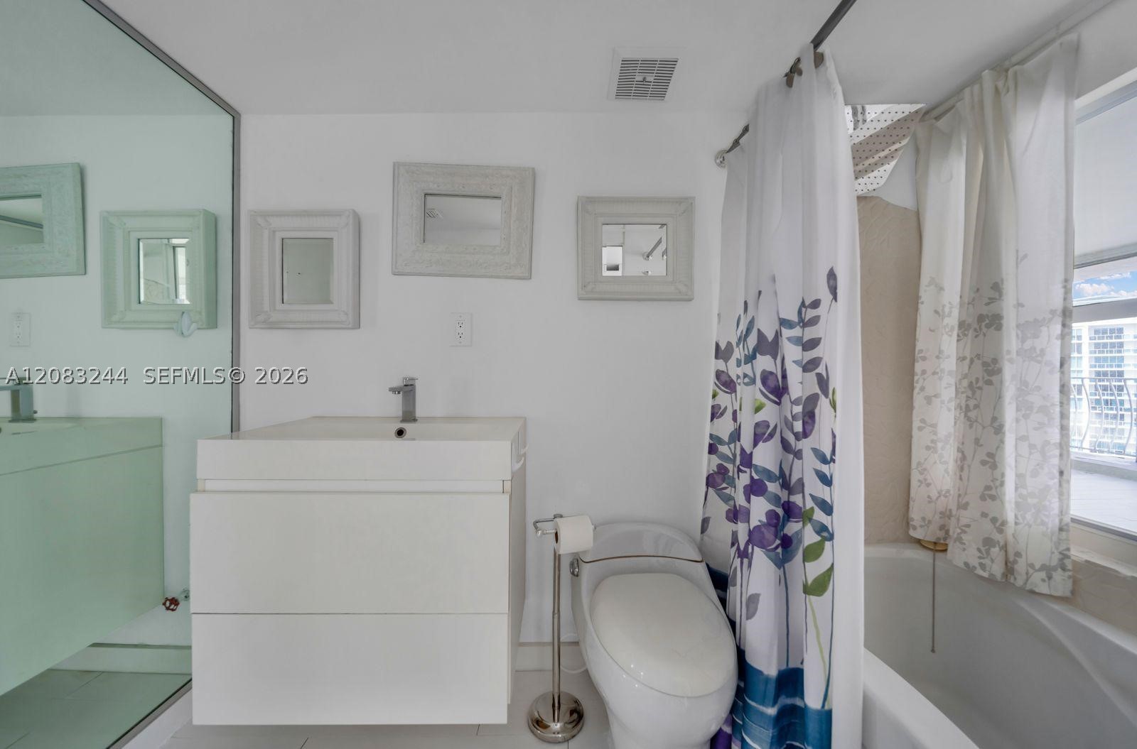 7601 E Treasure Dr 2016 Property Photo 27