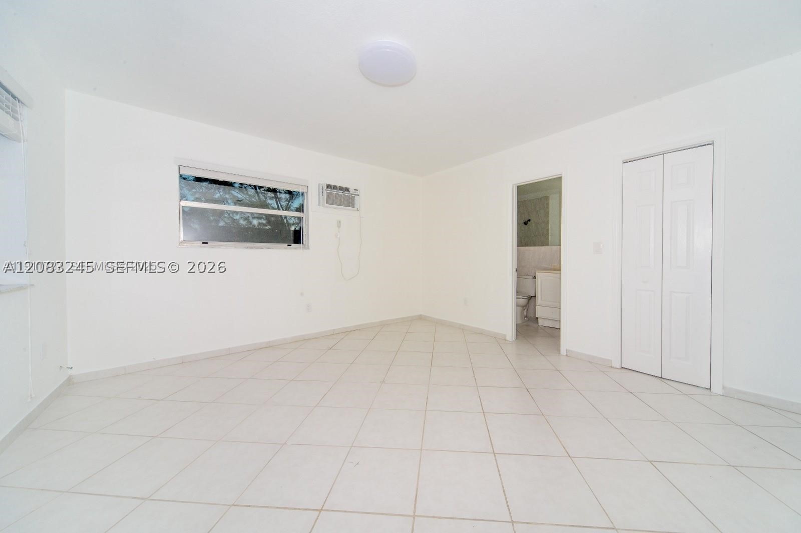 7725 Carlyle Ave 7 Property Photo 6