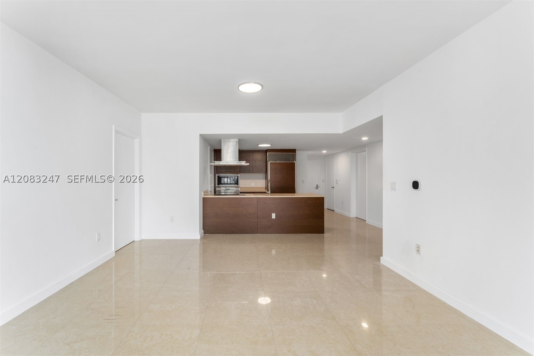 495 Brickell Ave 1811 Property Photo 5