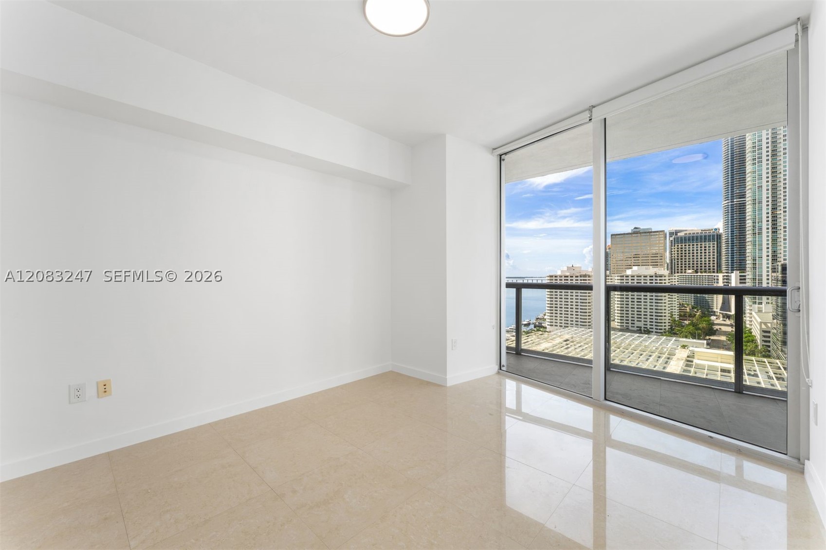 495 Brickell Ave 1811 Property Photo 15
