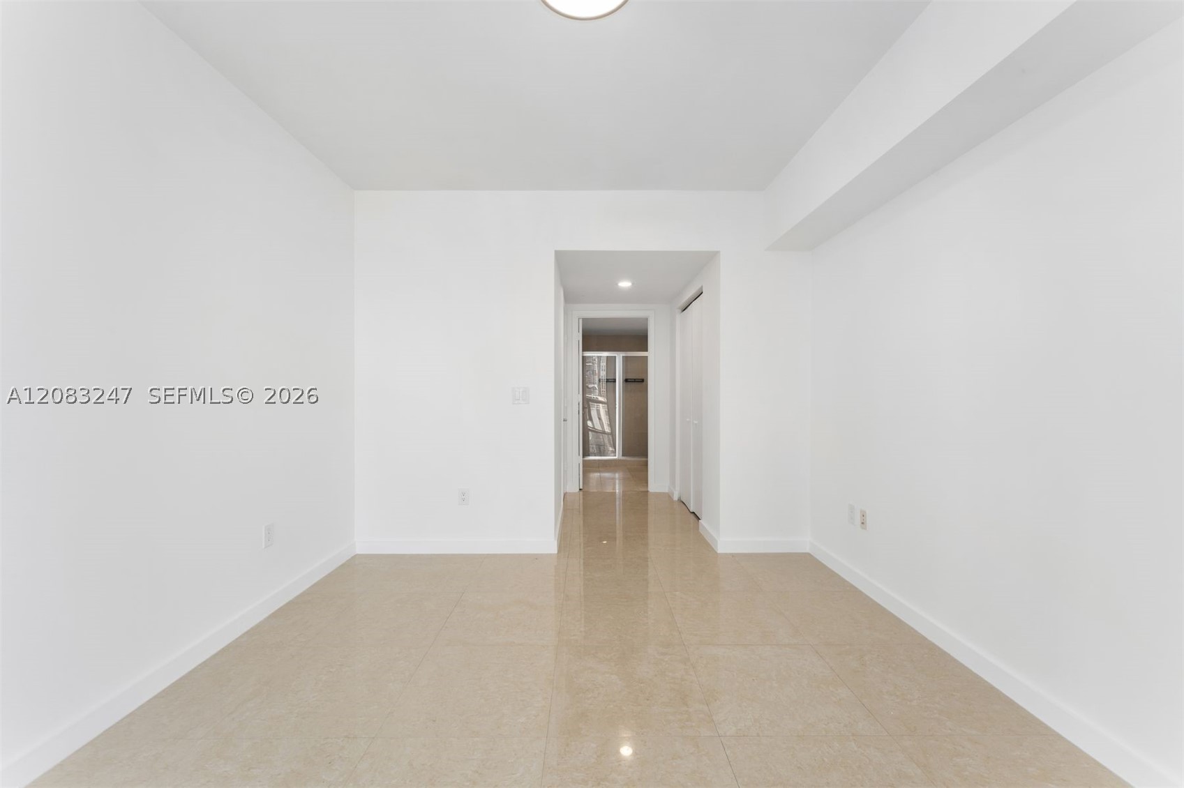 495 Brickell Ave 1811 Property Photo 16