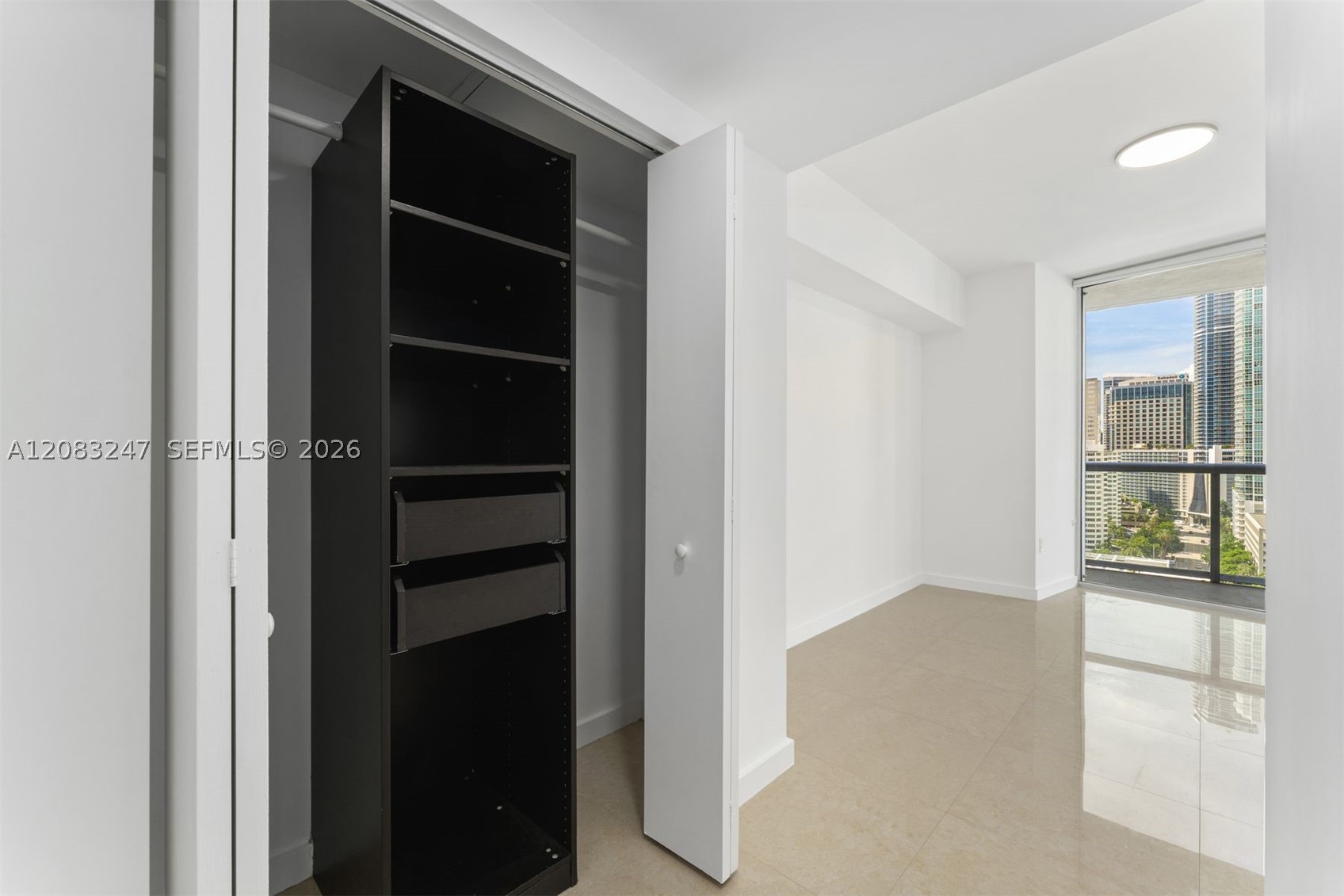 495 Brickell Ave 1811 Property Photo 18