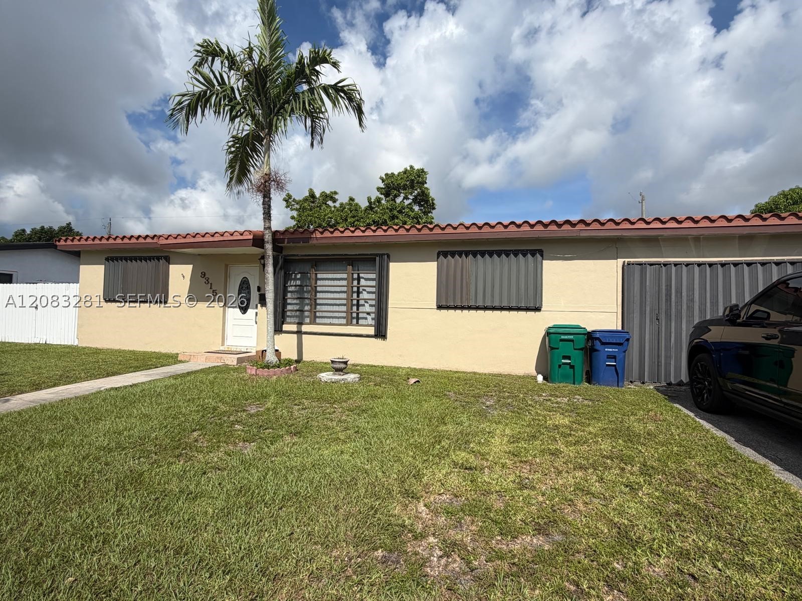 9315 Jamaica Dr Property Photo 2