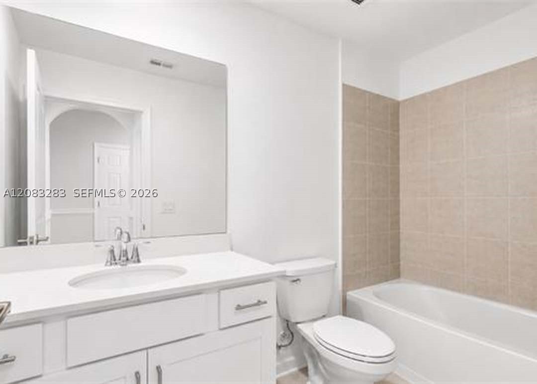 5651 Double Eagle Cir 4327 Property Photo 7