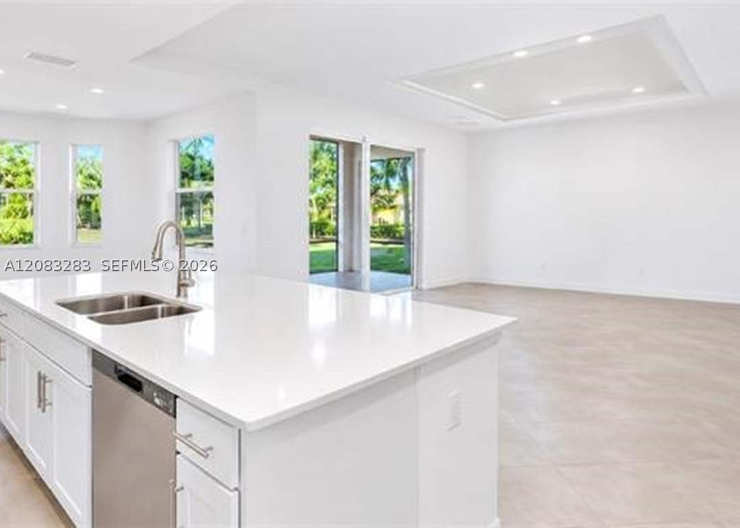 5651 Double Eagle Cir 4327 Property Photo 8