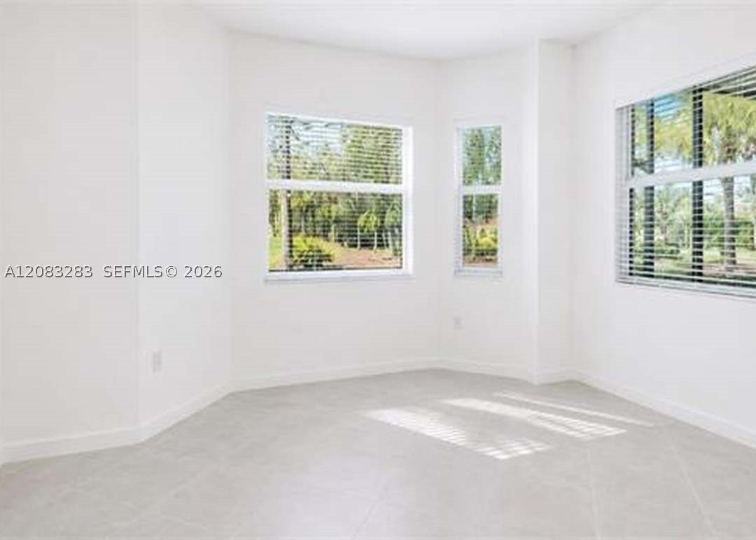 5651 Double Eagle Cir 4327 Property Photo 14