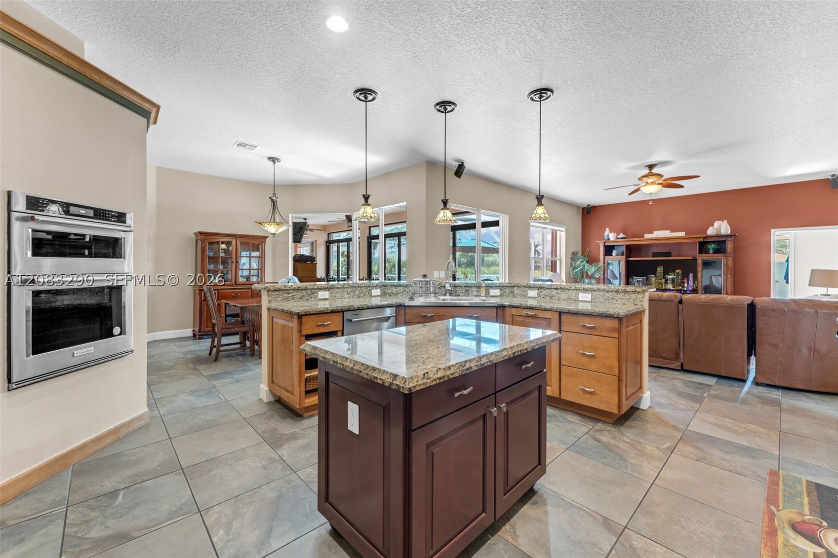 2825 Fairways Dr Property Photo 9