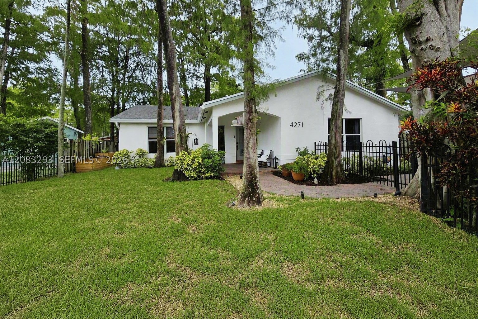 4271 Nw 20th Ave Property Photo 1