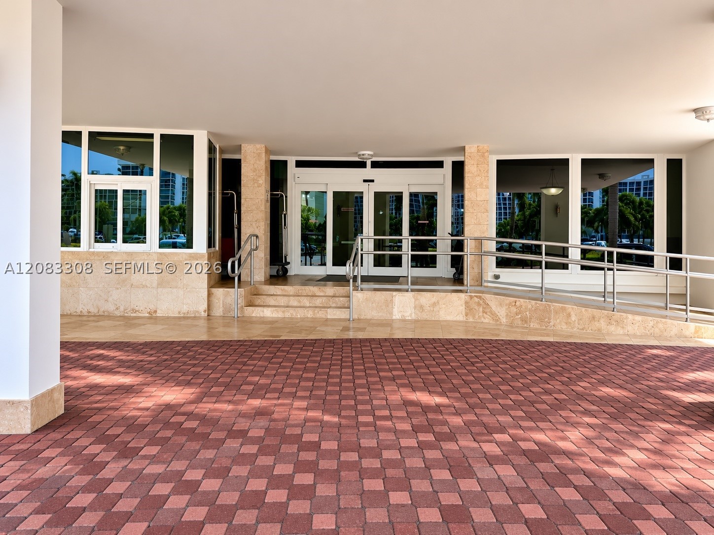 3505 S Ocean Dr 402 Property Photo 4