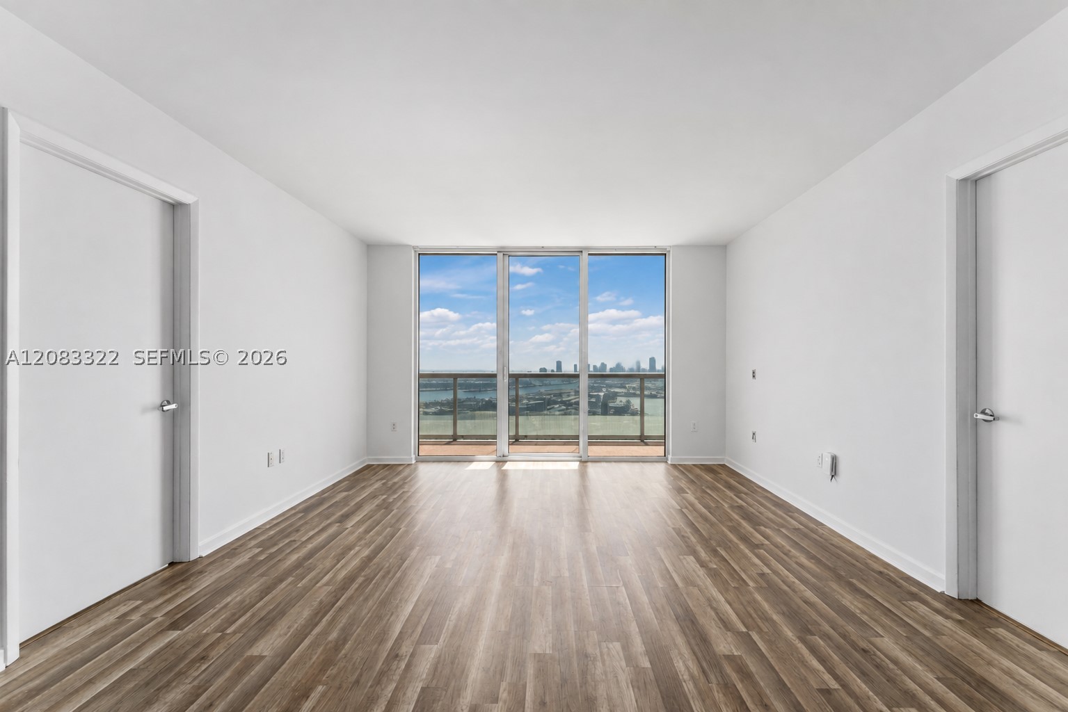 50 Biscayne Blvd 4704 Property Photo 3