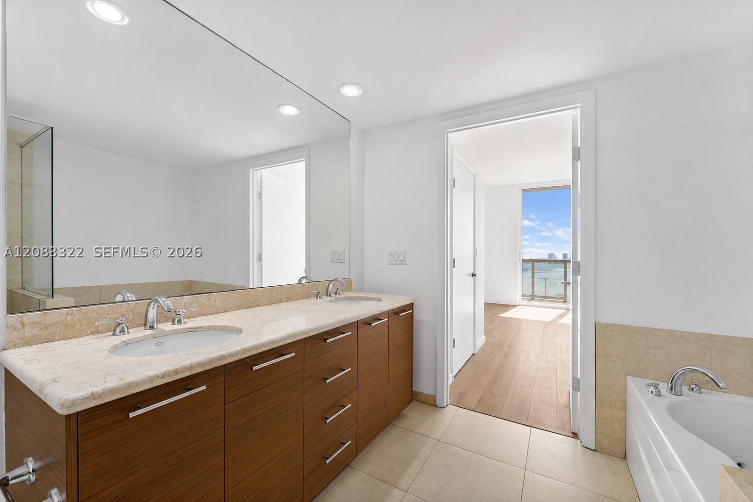 50 Biscayne Blvd 4704 Property Photo 19