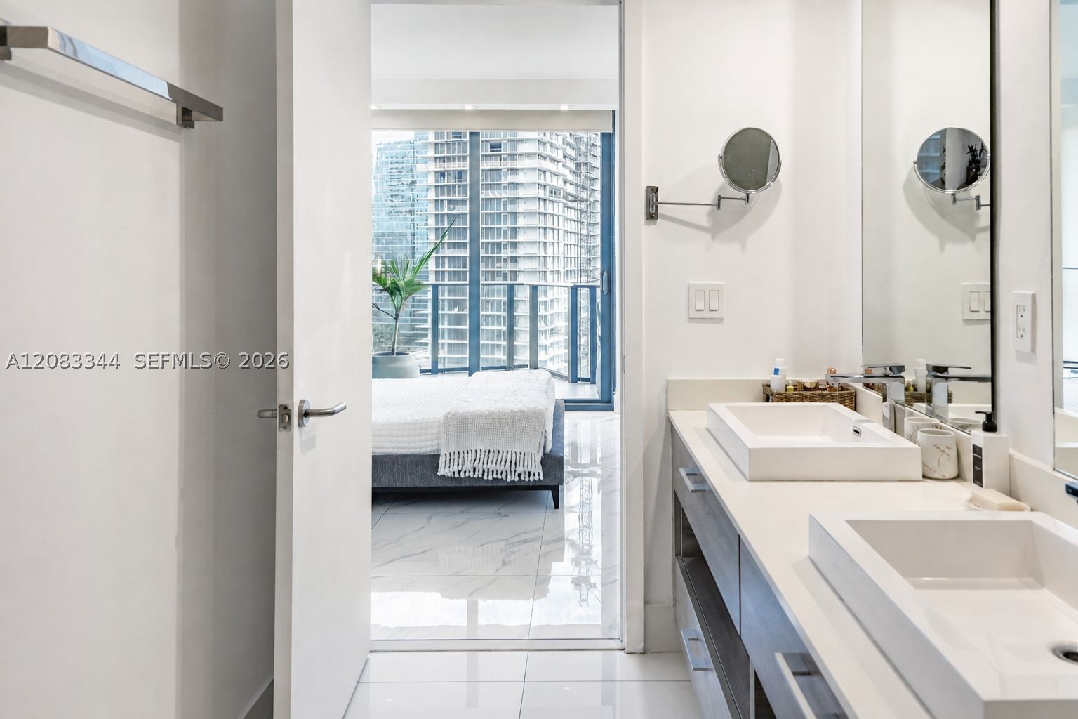 1300 S Miami Ave 2006 Property Photo 16