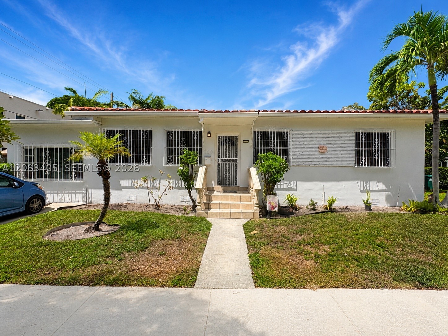 700 SW 51st Ave . Property Photo 1