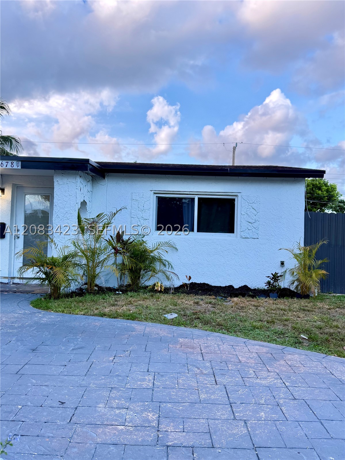 6781 Park St Property Photo 4