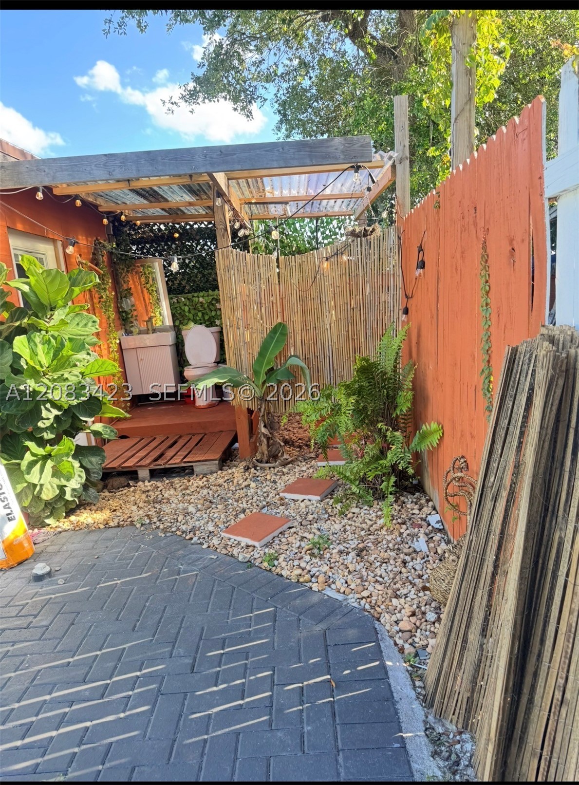 6781 Park St Property Photo 10